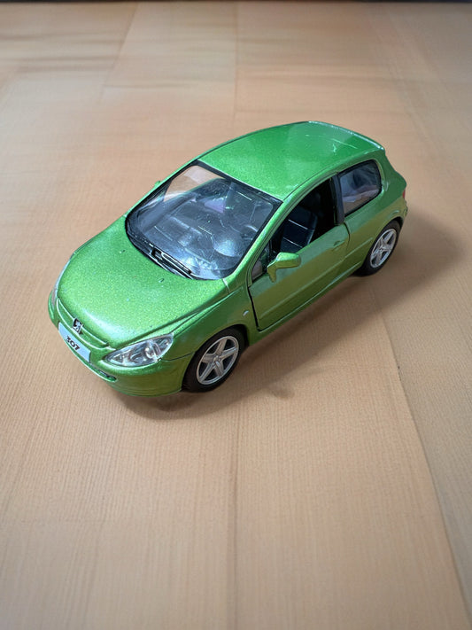 Green 2001 Peugeot 307 Die-Cast Pull-Back Car
